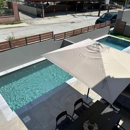 Aqualibre Pool - East
